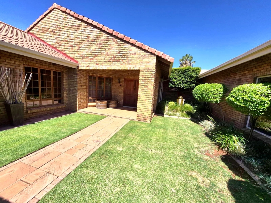 4 Bedroom Property for Sale in Royldene Northern Cape